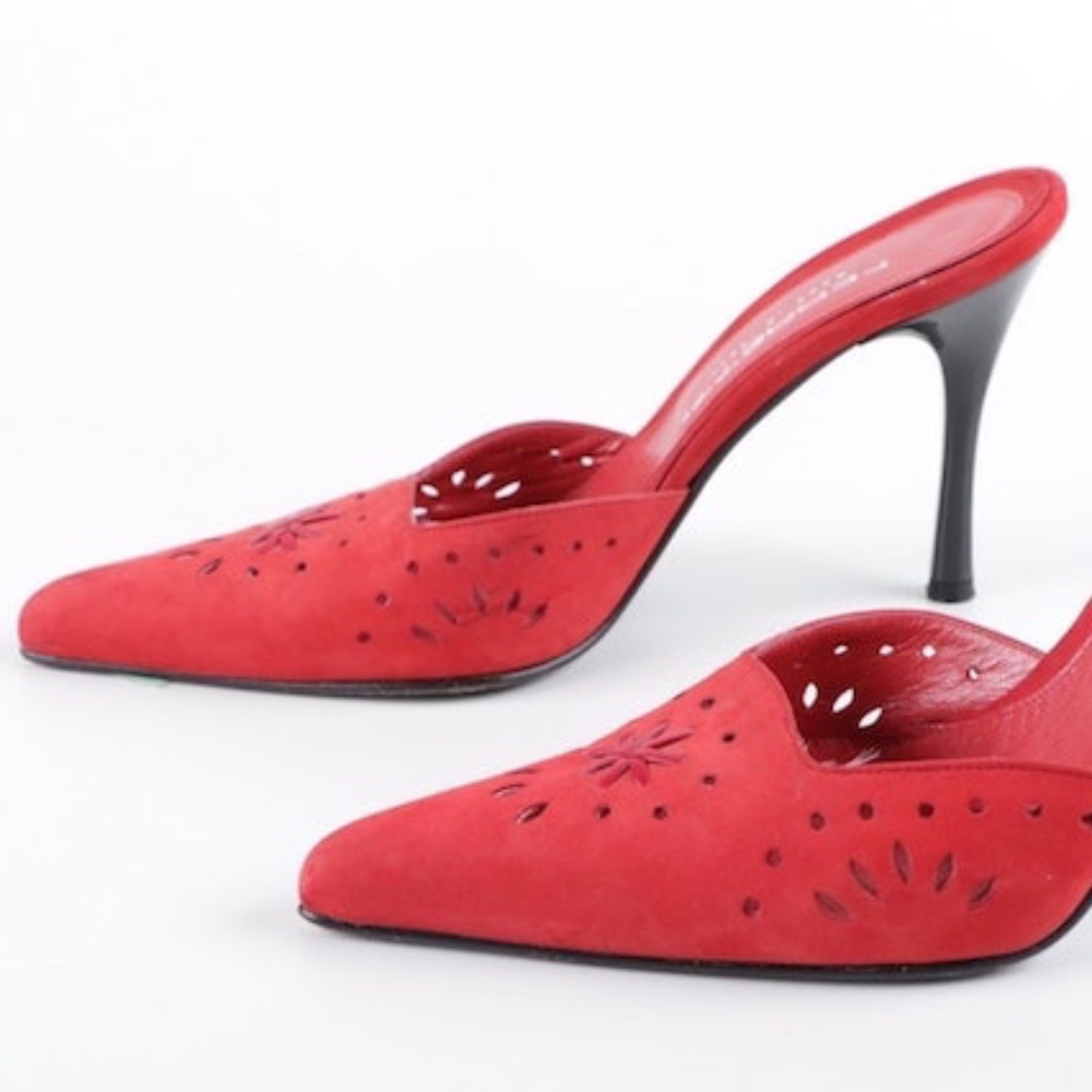🐨HP🐨Ferretti Red Laser Cut Heeled Mule